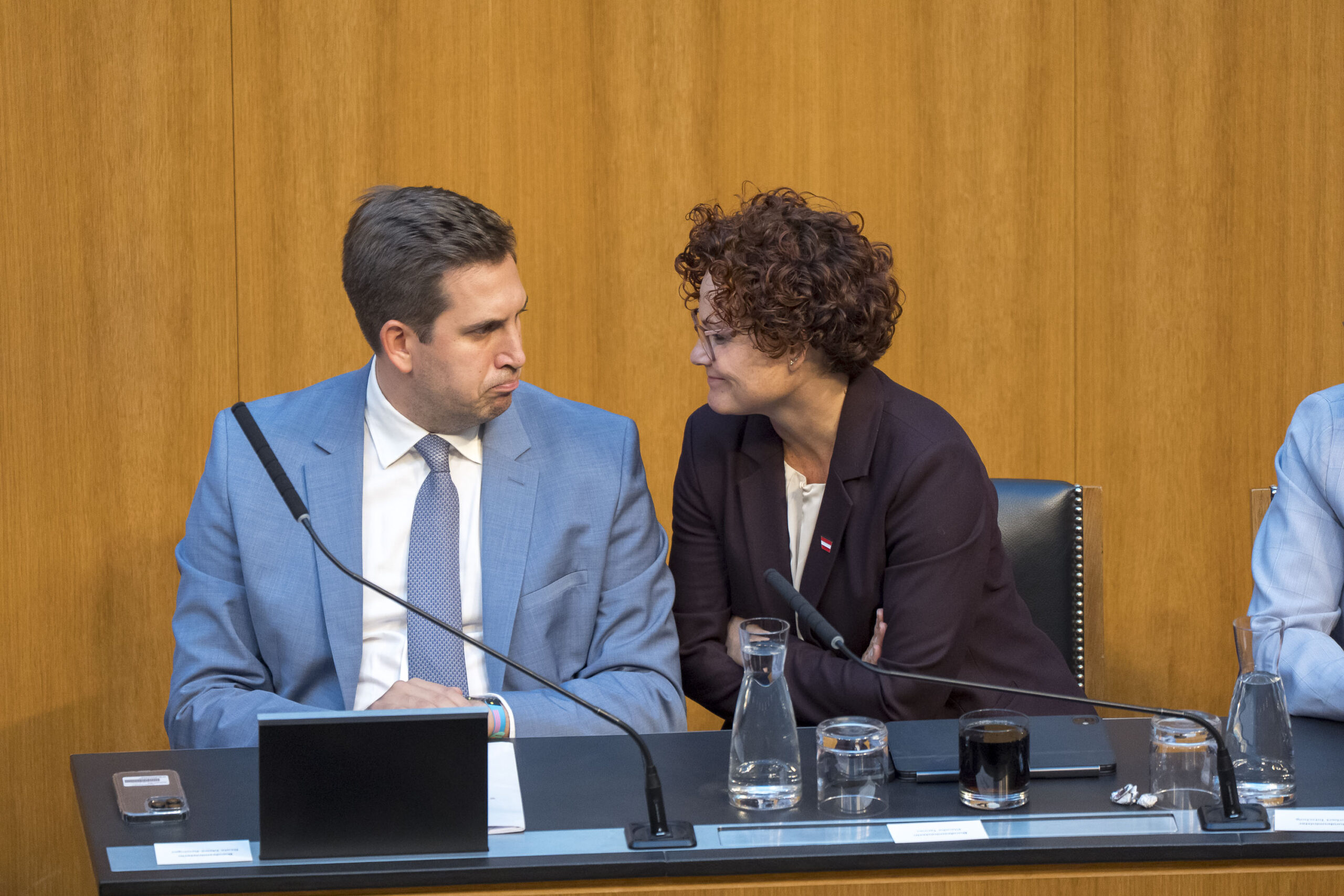 Alexander Pröll und Elisabeth Zehetner haben intensiven Blickkontakt